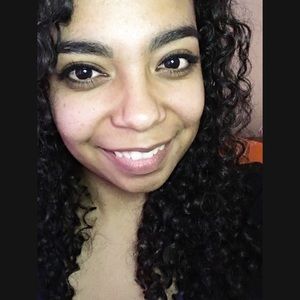 Meet your Posher, Desirey